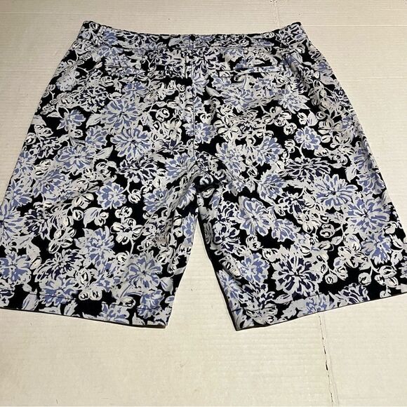 Croft and Barrow Blue Floral Shorts Size 12 - Picture 2 of 8